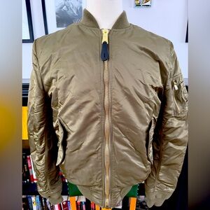 Nylon Flight Jacket. Olive Green. Alpha Industries. Medium. Near New Condition.